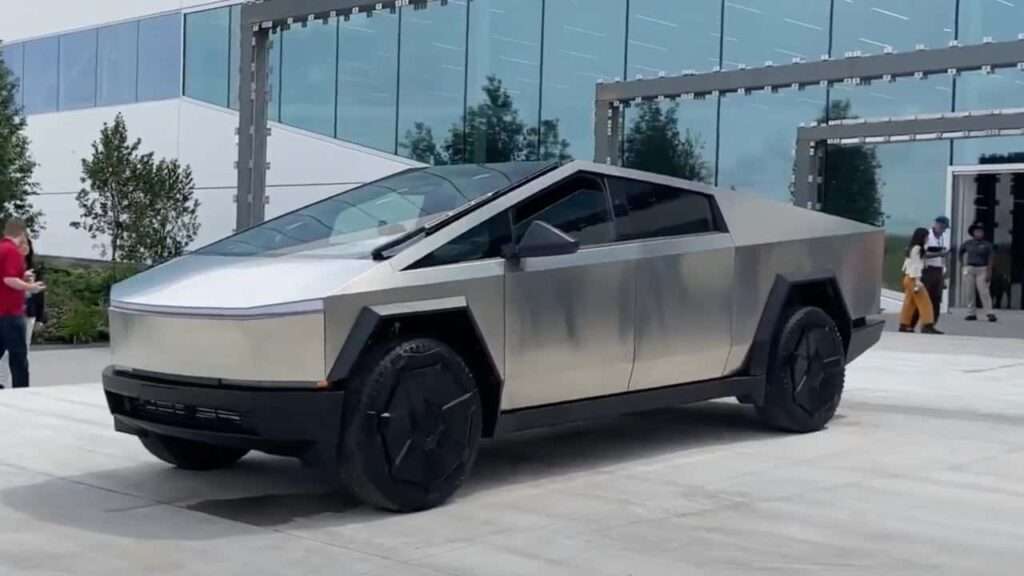 Tesla Cybertruck 2025
