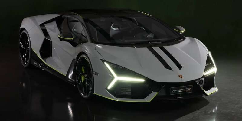2025 Lamborghini Revuelto