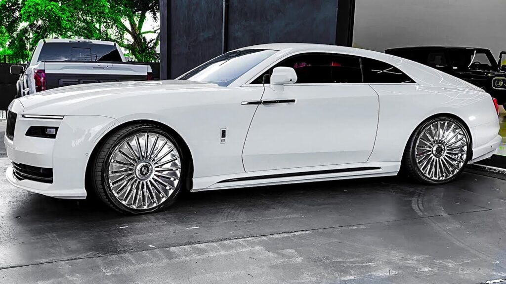 2025 Rolls-Royce Spectre