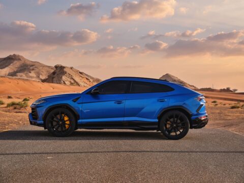 lamborghini urus blue