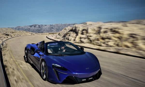 McLaren Artura Spider 2025