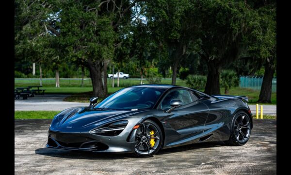 McLaren 720S dubai