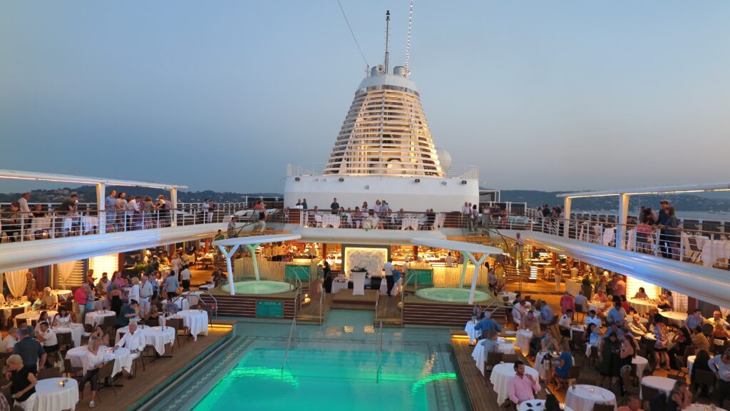 Luxury Cruise Ship Services in Dubai