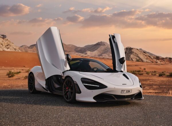 Rent McLaren 720s Spider White in Dubai