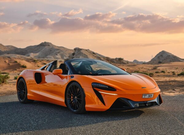 McLaren Artura Spider