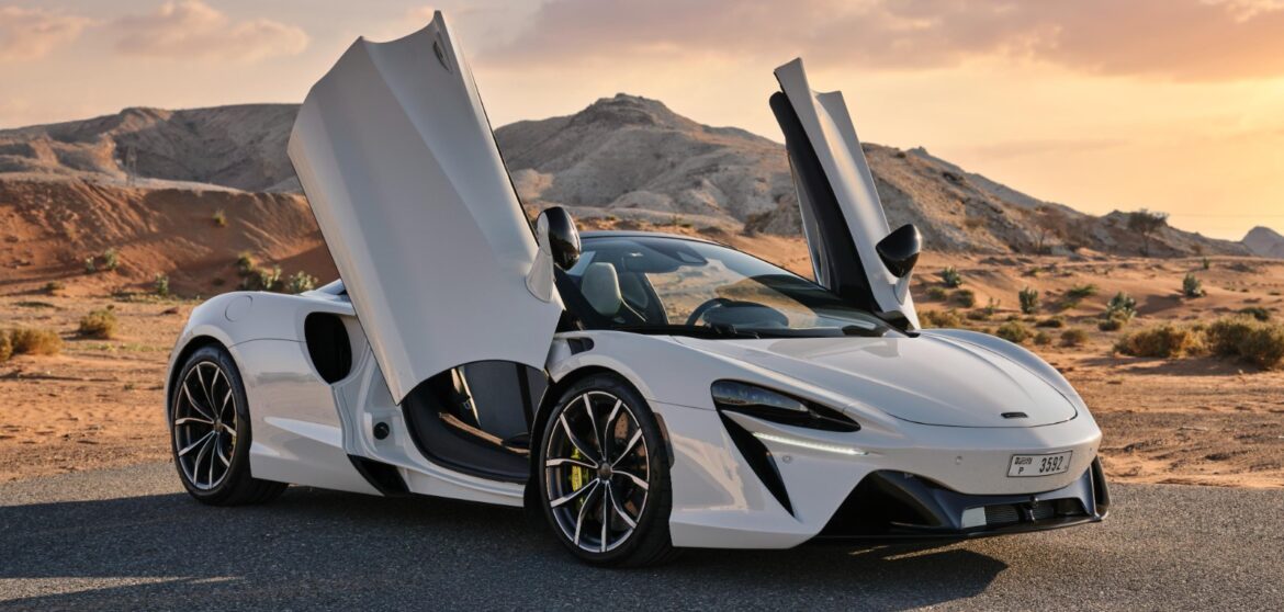 McLaren Artura Spider White