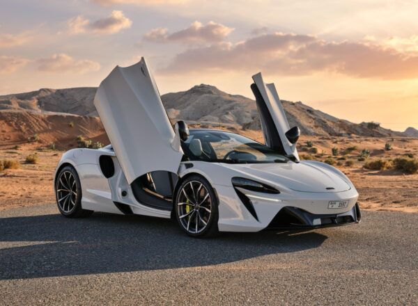 McLaren Artura Spider White