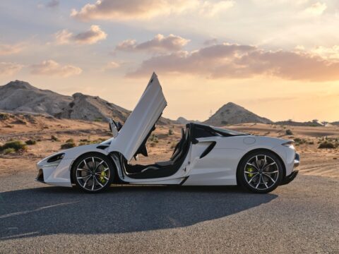 McLaren Artura Spider White