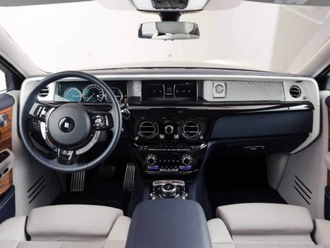 rolls royce phantom rent dubai