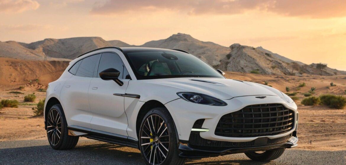 aston martin DBX 707