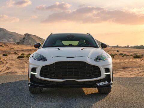aston martin DBX 707