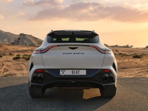 aston martin DBX 707