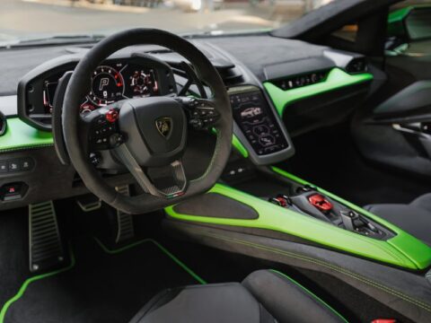 Lamborghini Revuelto green