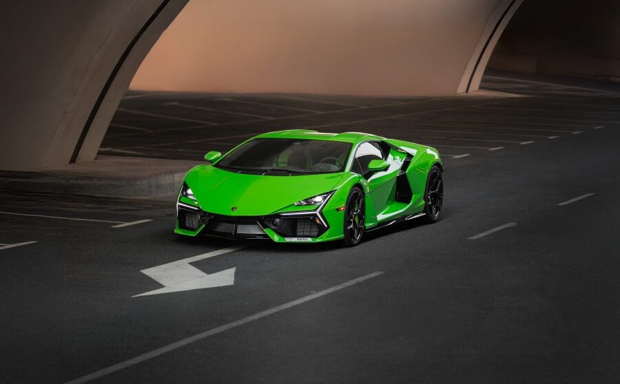 Lamborghini Revuelto green
