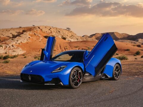 Maserati MC20 Blue