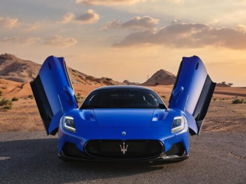 Maserati MC20 Blue