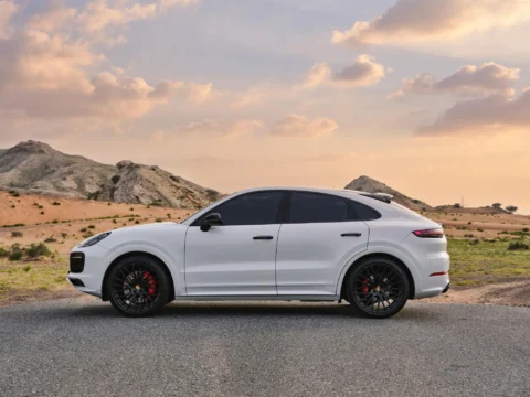 Rent Porsche Cayenne White in Dubai