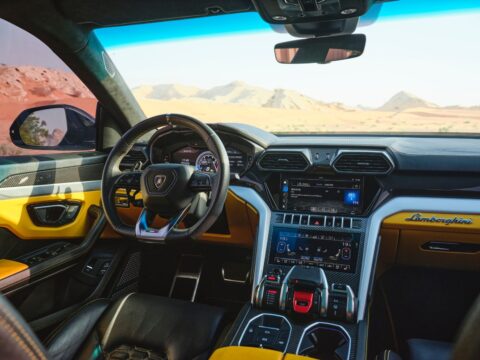 Lamborghini Urus Yellow