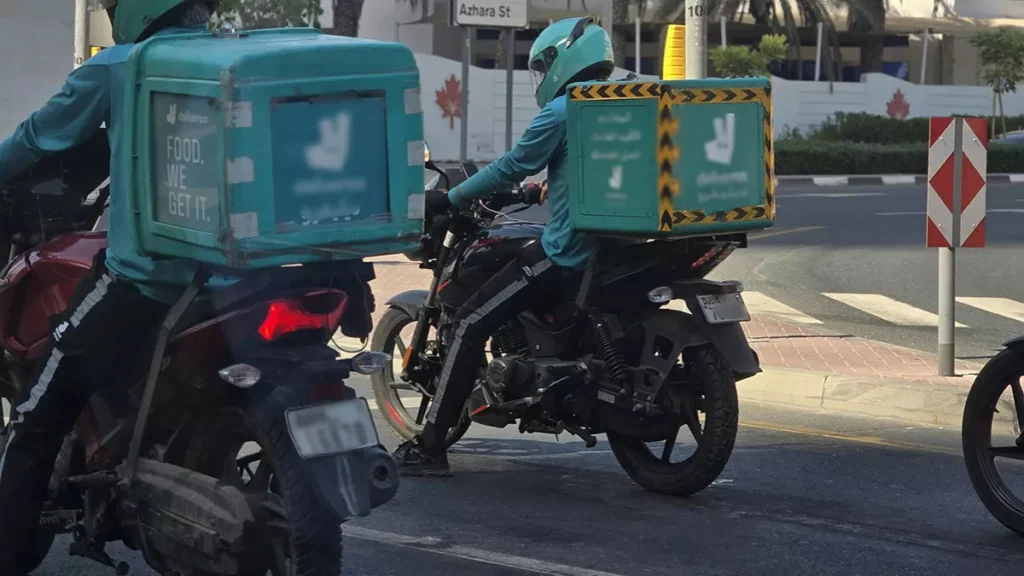 Dubai New Traffic Rule Delivery Riders Restricted from Left Lanes
