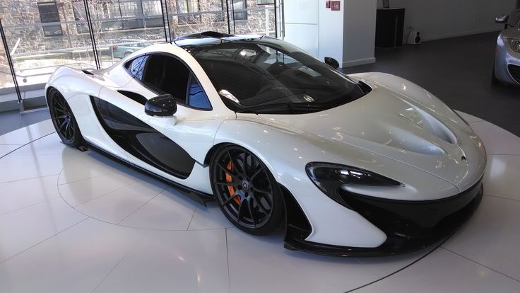 White Cars Are So Popular in the UAE