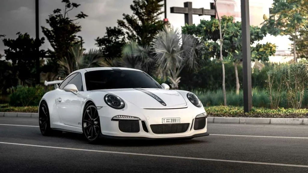 White Cars Are So Popular in the UAE