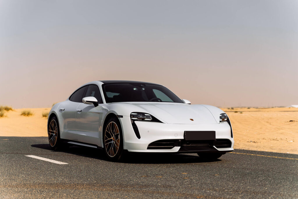 White Cars Are So Popular in the UAE