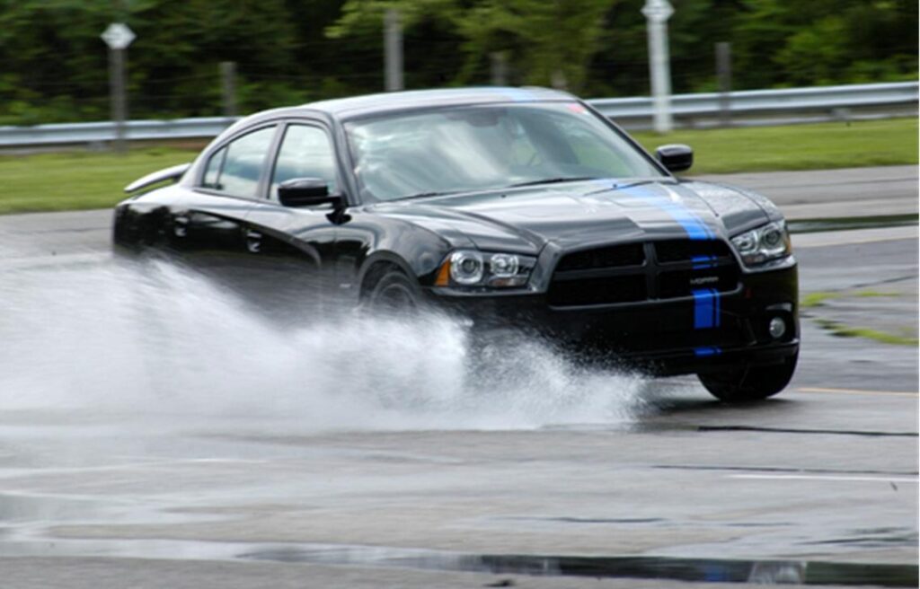 Useful Tips to Stop Your Car From Skidding While Driving