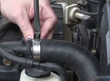 How to Identify and Fix car Radiator Leaks