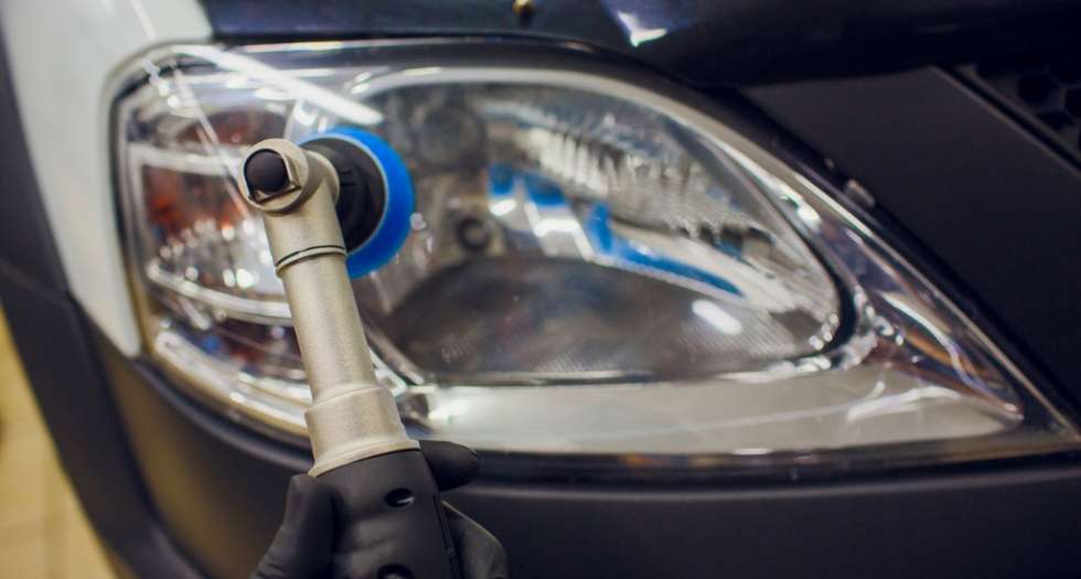 The Benefits of Professional Headlight Restoration Services
